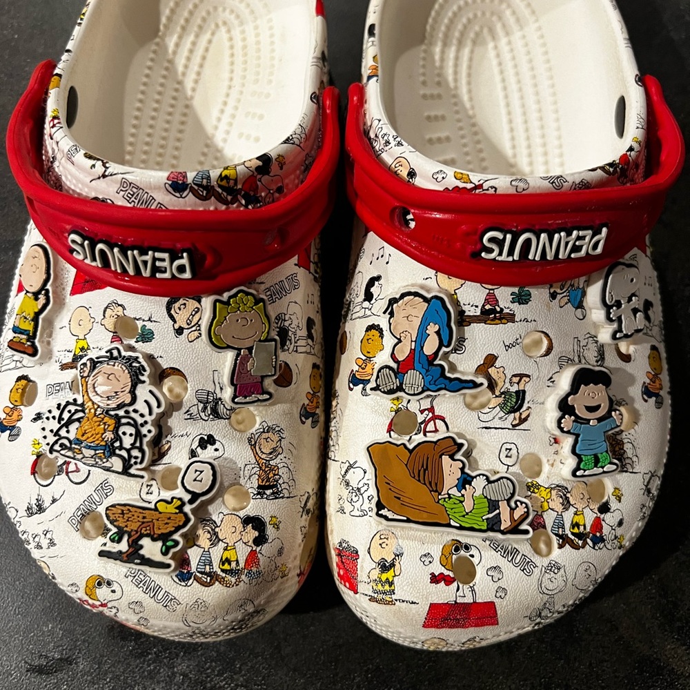 CROCS Kids Peanuts Red and White Clogs Snoopie and Gang